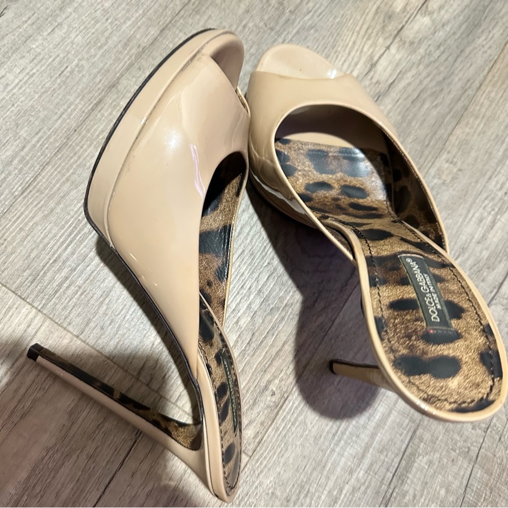 Dolce & Gabbana Beige Patent Stiletto Heels EU 38.5 / US 8